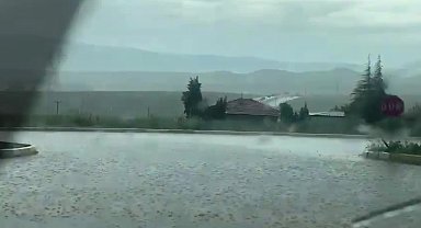 Çorum'da şiddetli yağış su baskınlarına neden oldu