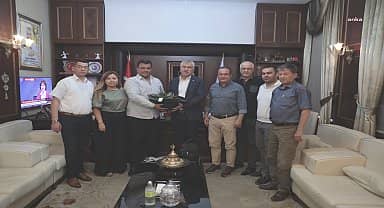 Cücenoğulları Sosyal Yardımlaşma Derneği'nden Zeydan Karalar'a ziyaret 