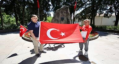 Cumhuriyetin 100. yılı anısına Sivas'tan Karşıyaka'ya pedalladı