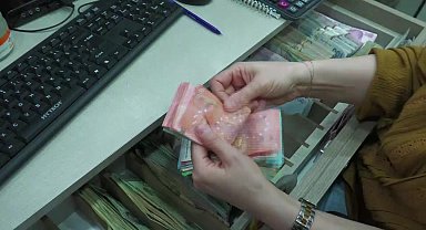 Dövizdeki tırmanış sürüyor. Dolar 25,23, Euro 27,40'a kadar çıktı