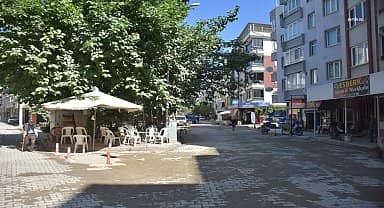 Edremit Belediyesi'nden Cumhuriyet Mahallesi'nde parke taşı çalışması