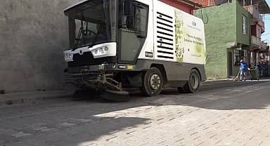 Edremit'in mahallelerinde temizlik çalışmaları devam ediyor