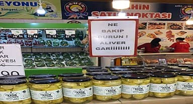 Efeler Belediyesi'nin 'Yüzde 100 Kadın Emeği Tarımsal Ürün Fabrikası'nda üretilen ürünler Ankara'da satışa sunuldu