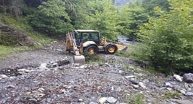 Efeler Belediyesi ekiplerinden kapanan yollara hızlı müdahale