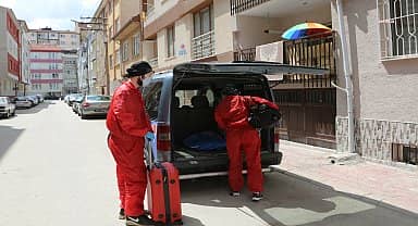 Eskişehir Büyükşehir Belediyesi'nin "Sevgi Eli Uzatıyoruz" uygulaması sürüyor 