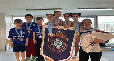 Eskişehir Büyükşehir'in yüzücüleri Türkiye Şampiyonası'ndan 9 madalya ile döndü