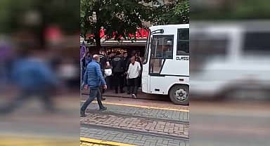 Eskişehir'de Türkiye İşçi Partili kadınlar açıklama yapmak istedi, sekiz kişi gözaltına alındı