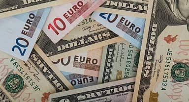 Euro 24,50, dolar 23'ün üzerine çıkarken 14 Mayıs Seçimlerinden bu yana Türk lirasındaki değer kaybı yüzde 10'u aştı