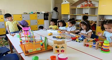 Finike Çocuk Kreşi ve Gündüz Bakımevi açıldı