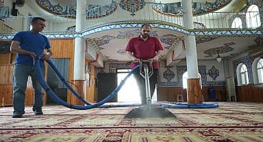 Gemlik Belediyesi'nden ibadethanelerde bayram hazırlığı