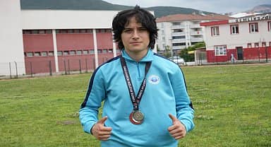 Gemlik Belediyespor'un atleti Beyzanur Topçu, Milli Takım'da