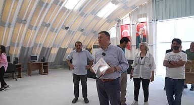 Hatay Büyükşehir Belediyesi'nden depremzede 185 çocuğa eğitim desteği