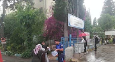 İzmir Büyükşehir Belediyesi'nden öğrencilere YKS desteği