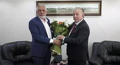 İzmir Esnaf ve Sanatkarlar Odaları Birliği'nin Yeni Başkanı Yalçın Ata, görevine başladı... Ata: "İzmir esnafının ekmeğini büyütmeye geldik"