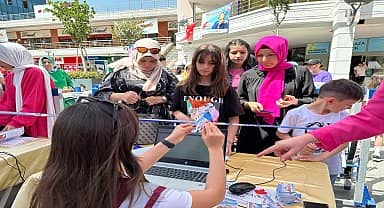 İzmit Belediyesi'nin 'Karneni Getir, Biletini Götür' etkinliğine yoğun ilgi