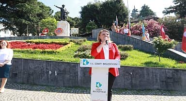 İzmit'in kurtuluşunun 102'nci yılı törenle kutlandı