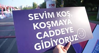 Kadıköy Belediyesi'nin 'Cadde 10K-21K' koşu ve paten yarışları tamamlandı