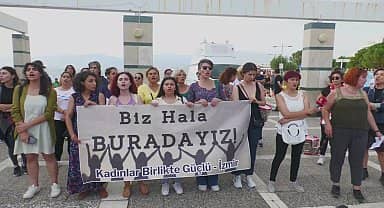 Kadınlar Birlikte Güçlü Platformu'ndan protesto: "Biz bu mücadeleden vazgeçmedikçe onur ayları, onur yürüyüşleri bu memlekette gerçekleşecek"