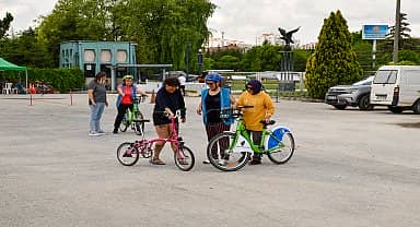 Kadınlarla Pedallıyoruz Bisiklet Okulu'nda eğitimler başladı