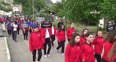 Karabük'te 400 sporcu, depremde yaşamını yitirenler için saygı yürüyüşü yaptı