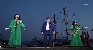 Kardeş şehrin sanatçılardan Marmaris'te konser