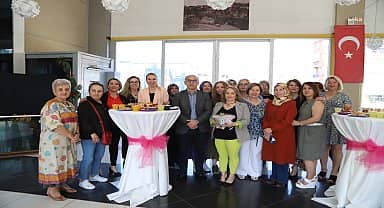 Kartal Belediyesi Ahşap Boyama Atölyesi öğrencilerinden 'Retro Sanat' sergisi