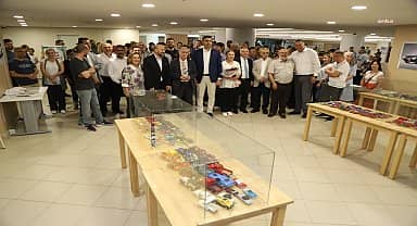 Kartal Belediyesi Müdürü Ökten, 43 yıllık meslek hayatına oyuncak sergisiyle veda etti