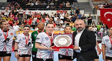 Konyaaltı Belediyesi Kadın Hentbol Takımı, Süper Lig'i ikincilikle tamamladı