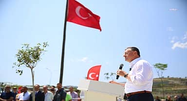 Lütfü Savaş: "Hatay'ı yaşatmak lazım, Türkiye'yi yaşatmak için"