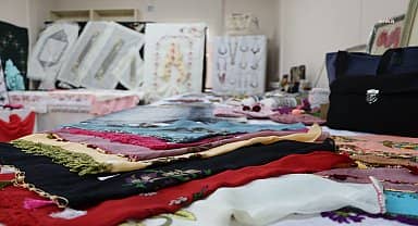 Maltepe Belediyesi kursiyerlerinden yıl sonu sergileri