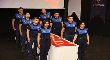 Marmaris Belediyesi'nde memur kadrosuna geçen personel için yemin töreni