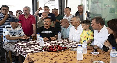 Mersin Büyükşehir Belediye Başkanı Seçer, bayram dolayısıyla Mezitli halkıyla bir araya geldi