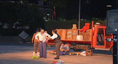 Mersin Büyükşehir Belediyesi'nden tarihi St. Paul Meydanı'nda iki tiyatro oyunu