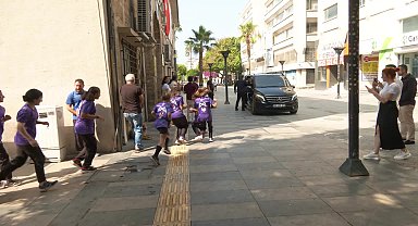 Mersin Büyükşehir Belediyesi'nin sporcularından Başkan Seçer'e 'Babalar Günü' sürprizi