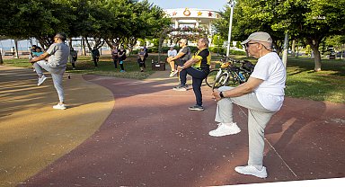 Mersin Büyükşehir'den sabah sporuna gelenlere sağlık taraması