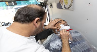 Mersin Büyükşehir'in mobil kuaför hizmeti Kurban Bayramı'nda da yollarda