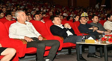 Mersin Yenişehir Belediyesi KİGEM kursiyerlerinden yıl sonu gösterisi 