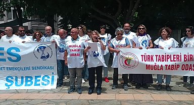 Muğla'da sağlıkçılar, Doktor Melek Bağce'nin öldürülmesini protesto etti
