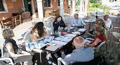 Muratpaşa Belediyesi'nden ileri yaştaki vatandaşlar için 'İyi Olma Hali' çalışması