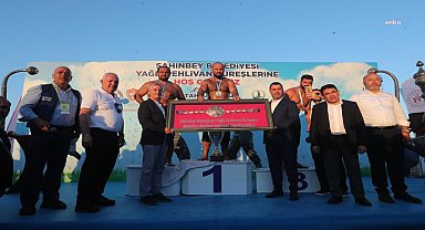 Muratpaşa Belediyesi'nin Başpehlivanı Okulu, CW Enerji Türkiye Yağlı Güreş Ligi 3. etabında altın kemeri kazandı 