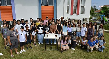 Muratpaşa Belediyesi'nin Ermenek Destek Eğitim Kurs Merkezi'nde mezuniyet heyecanı