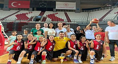 Muratpaşa'nın küçük basketbolcuları sezonu 2. Sırada tamamladı 