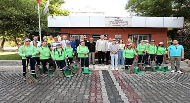 Narlıdere Belediye Başkanı Engin, mahalle gezilerine devam ediyor