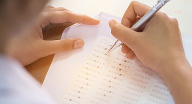 Narlıdere Belediyesi, YKS'ye girecek öğrenciler için rehber hazırladı