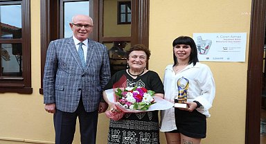 Odunpazarı'nda 'Hayatın İkinci Bölümüne Hoş Geldin' sergisi sanatseverlerle buluştu 