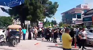 Osmaniye'de sandık görevlileri, görev ücretini alabilmek için banka önünde uzun kuyruklar oluşturdu