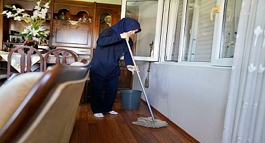 Seferihisar Belediyesi, ihtiyaç sahibi ilçelileri yalnız bırakmıyor