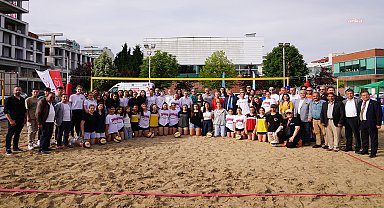 Tepebaşı'nda plaj voleybolu festivali başladı