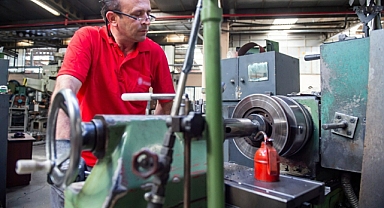 TÜİK: Sanayi, inşaat ve ticaret-hizmet sektörlerinde çalışan sayısı nisanda 247 bin kişi azaldı