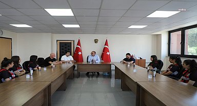 Turgutlu Belediye Başkanı Akın, milli takım kampına katılacak hentbolcuları ağırladı 